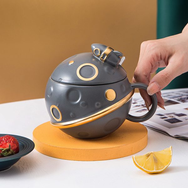 Creative Ceramic Mug Cute Female With Lid Spoon