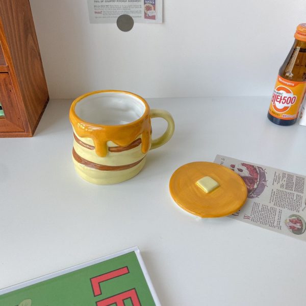 Ceramic Mug With Underglaze Colored Lid