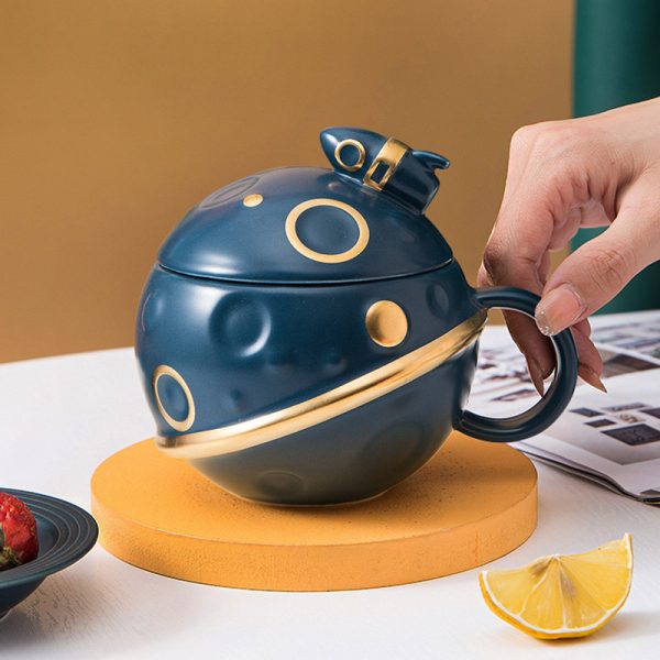 Creative Ceramic Mug Cute Female With Lid Spoon