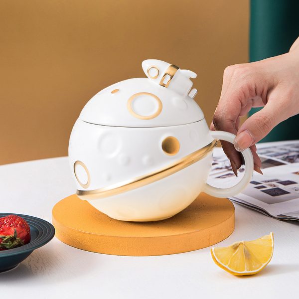 Creative Ceramic Mug Cute Female With Lid Spoon