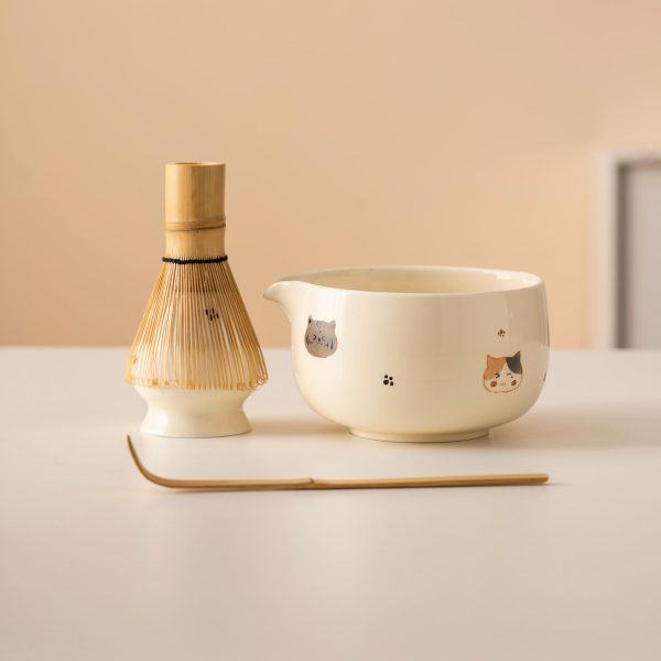 Beige Cat Hand-painted Ceramic Matcha Bowl Set with Spout, Bamboo Whisk & Holder, 450ml Gift Kit