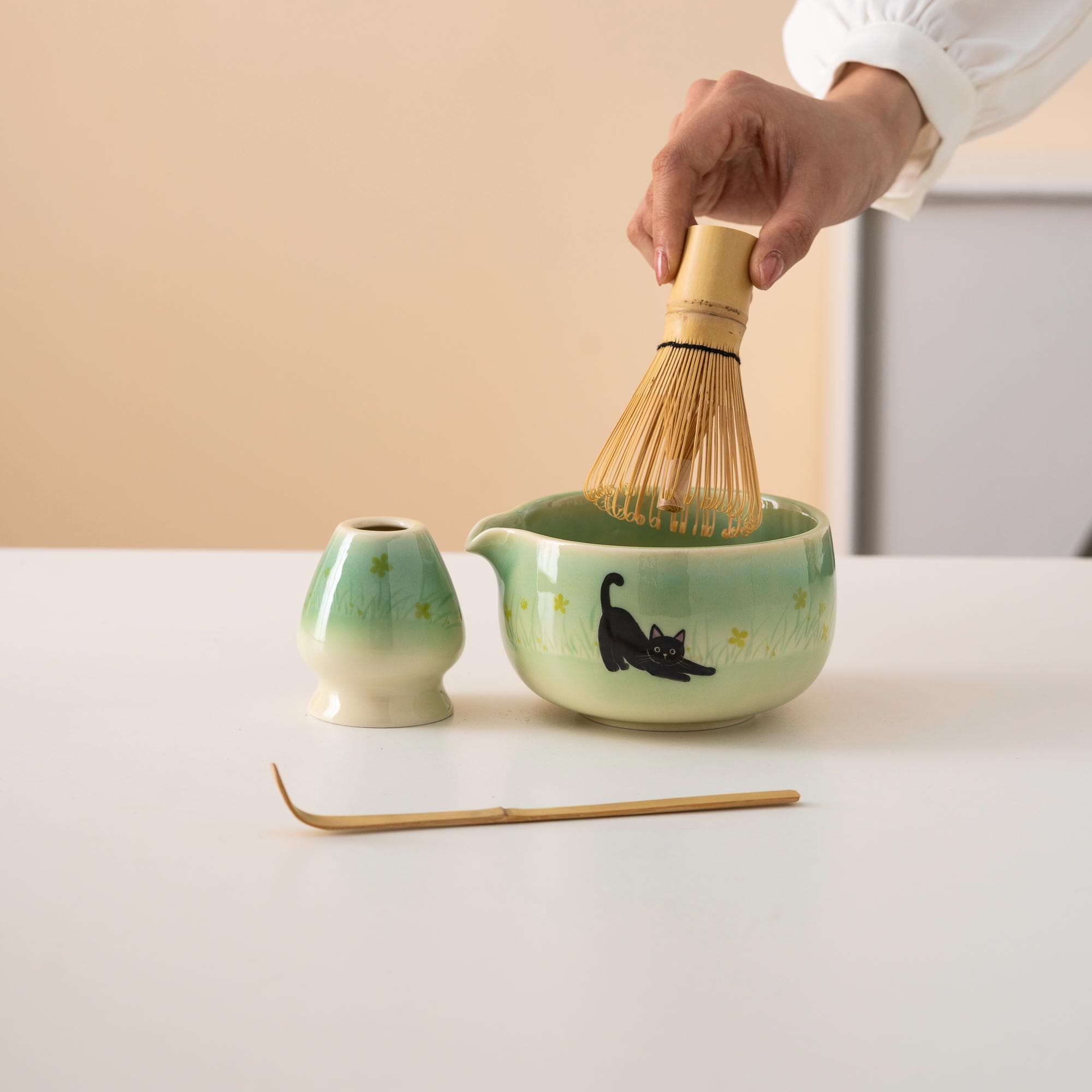 black-black-cat-cat-ceramic-matcha-bowl-set-with-spout-bamboo-whisk-and-holder-450ml-starter-kit-05 Black Black Cat Cat Ceramic Matcha Bowl Set with Spout, Bamboo Whisk & Holder, 450ml Starter Kit