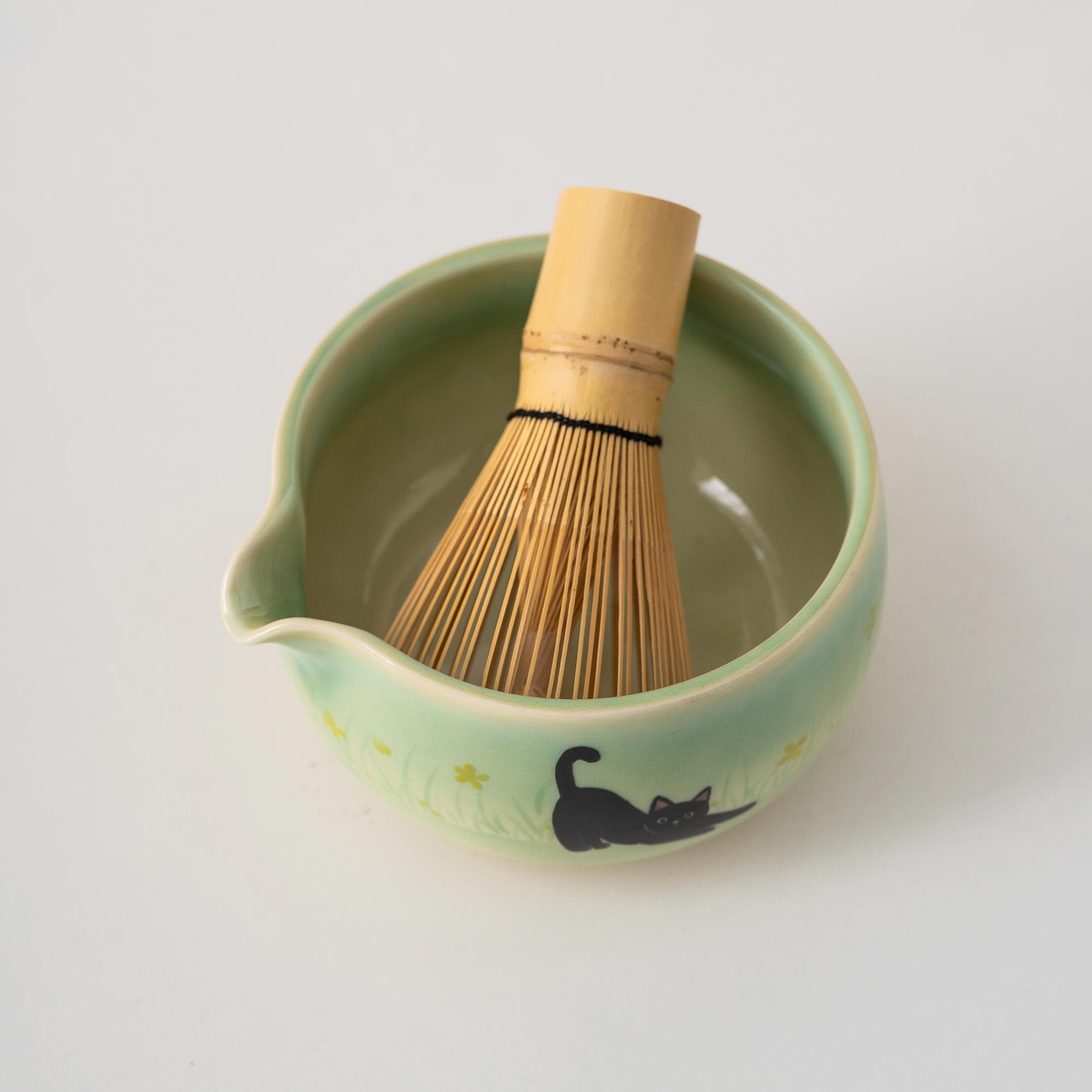 black-black-cat-cat-ceramic-matcha-bowl-set-with-spout-bamboo-whisk-and-holder-450ml-starter-kit-06 Black Black Cat Cat Ceramic Matcha Bowl Set with Spout, Bamboo Whisk & Holder, 450ml Starter Kit