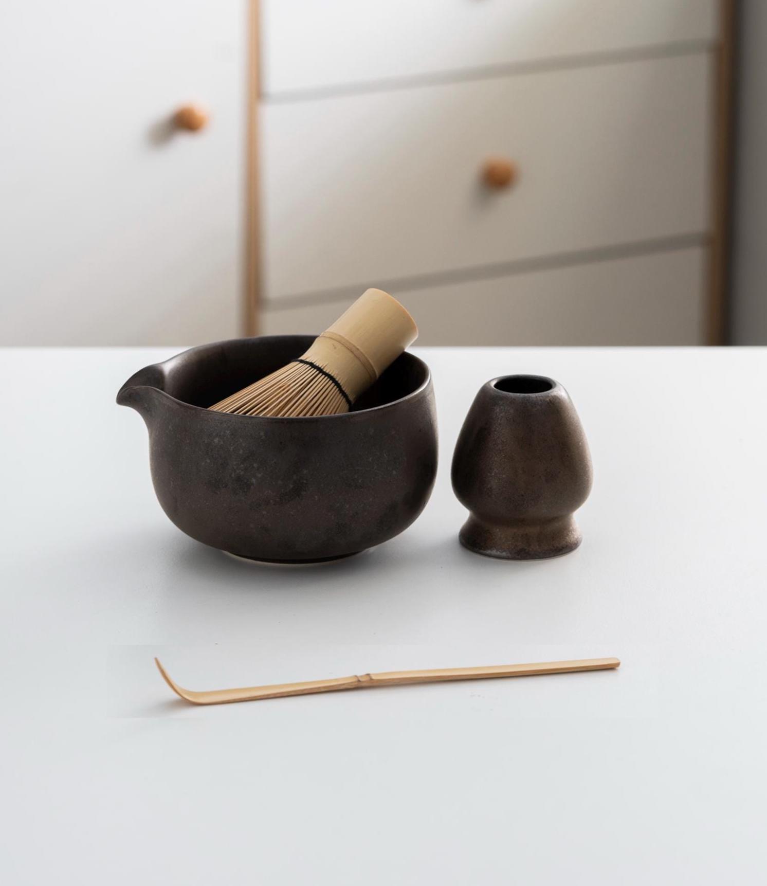 black-ceramic-matcha-bowl-set-with-bamboo-whisk-450ml-starter-kit-02 Black Ceramic Matcha Bowl Set with Bamboo Whisk, 450ml Starter Kit