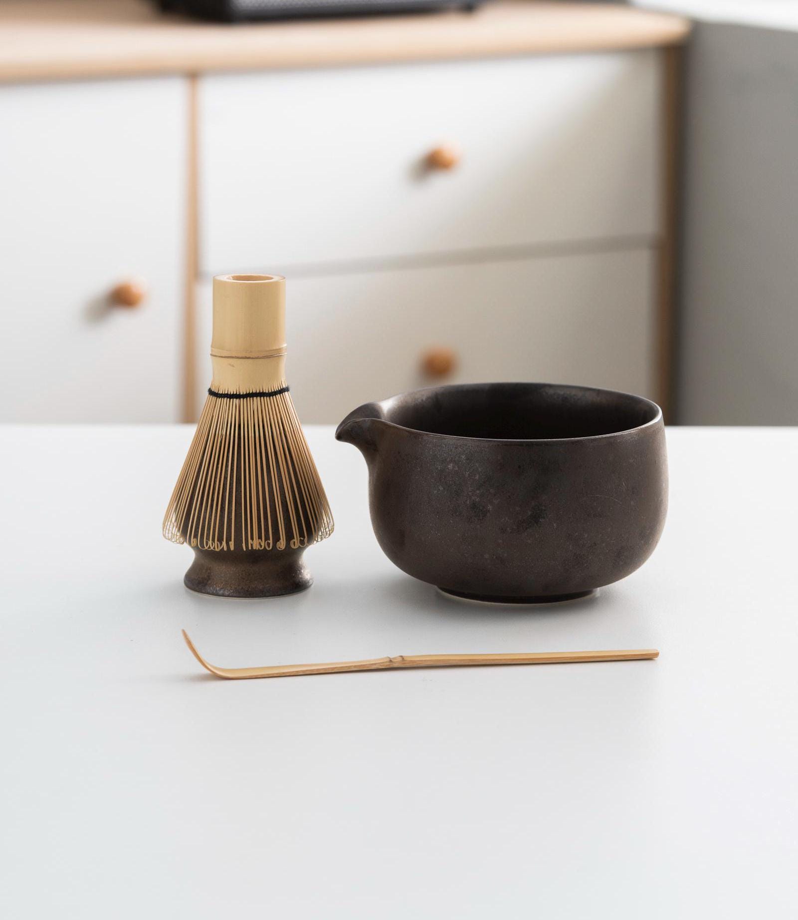 black-ceramic-matcha-bowl-set-with-bamboo-whisk-450ml-starter-kit-03 Black Ceramic Matcha Bowl Set with Bamboo Whisk, 450ml Starter Kit