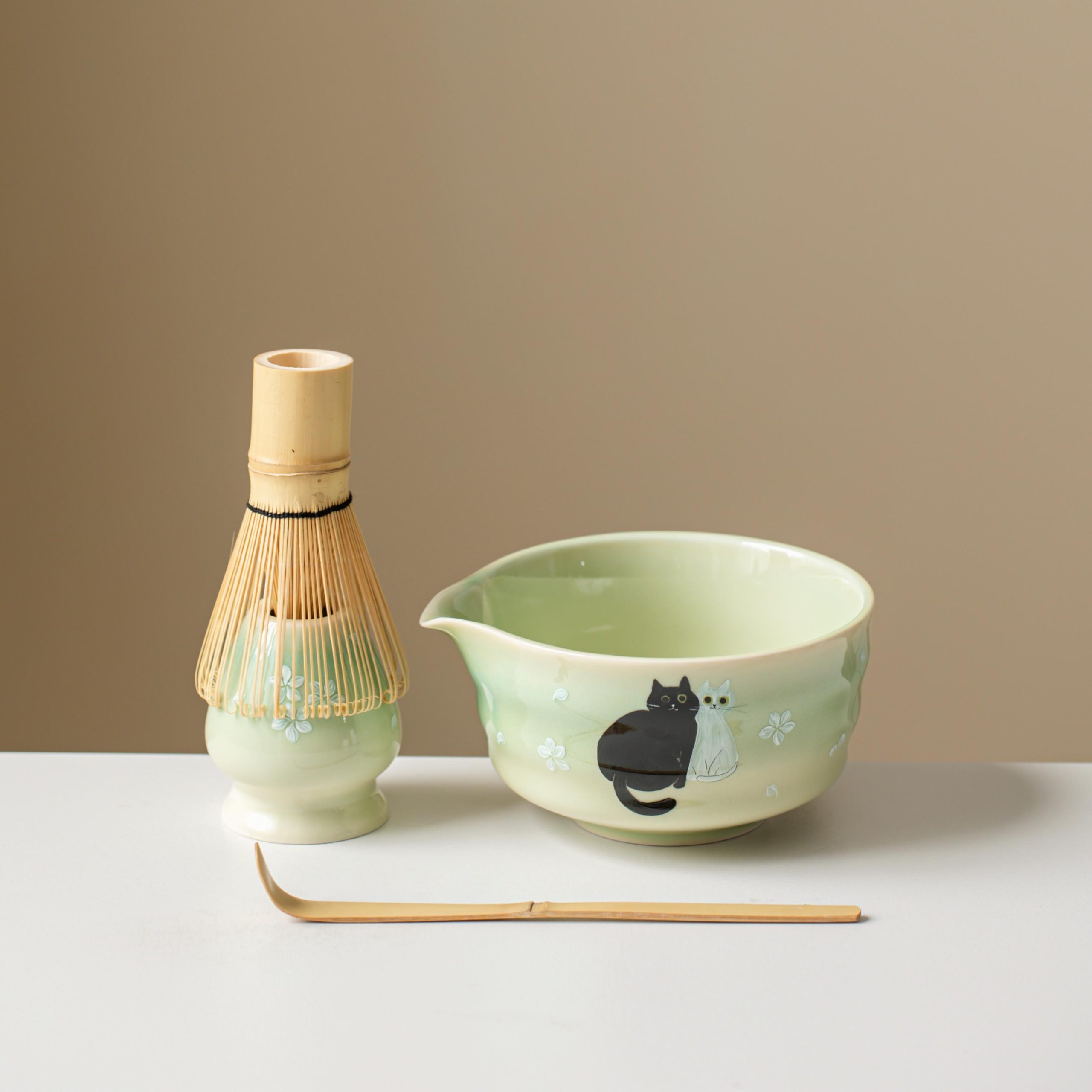cat-hand-painted-ceramic-matcha-bowl-set-with-bamboo-whisk-and-holder-450ml-starter-kit-01 Cat Hand-painted Ceramic Matcha Bowl Set with Bamboo Whisk & Holder, 450ml Starter Kit