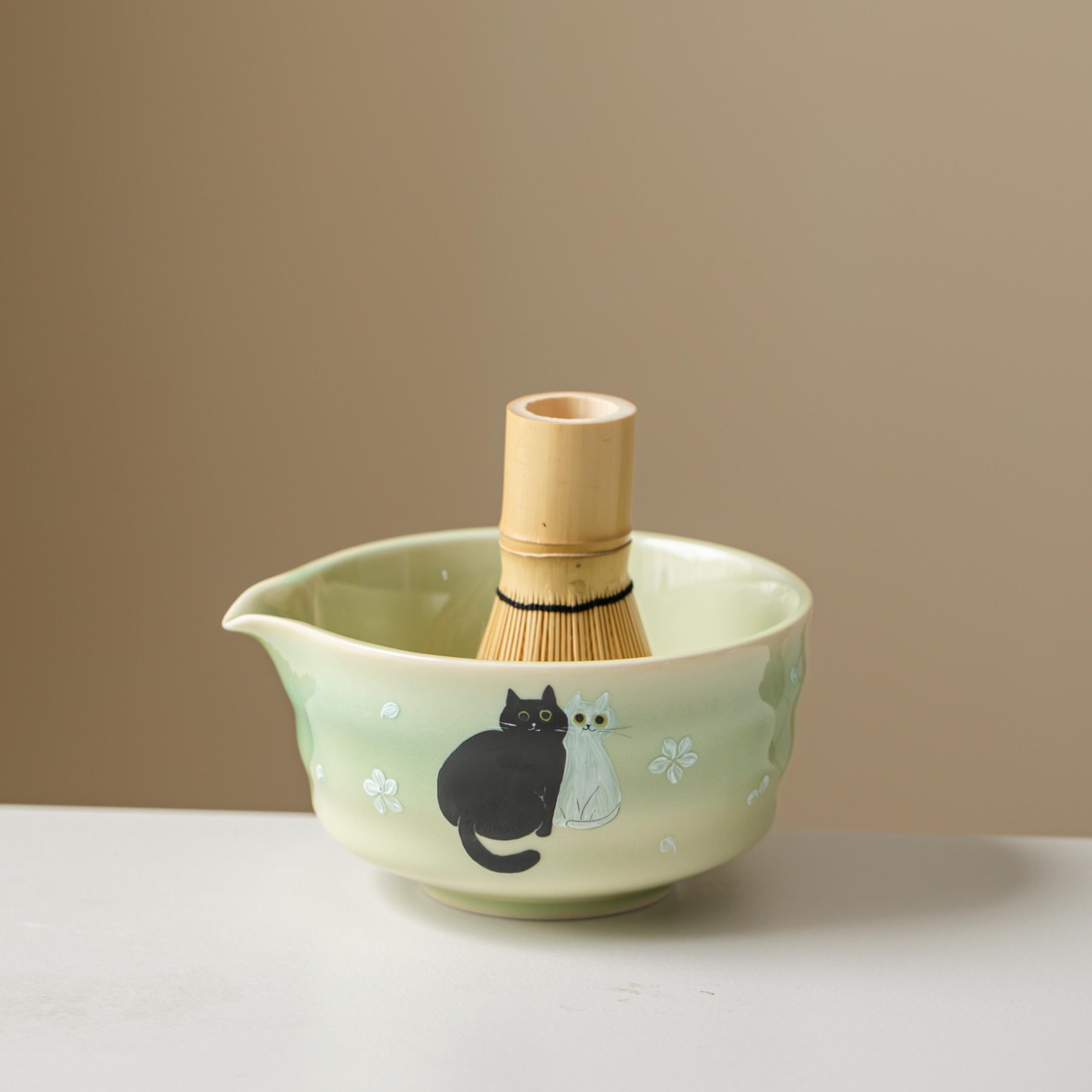 cat-hand-painted-ceramic-matcha-bowl-set-with-bamboo-whisk-and-holder-450ml-starter-kit-06 Cat Hand-painted Ceramic Matcha Bowl Set with Bamboo Whisk & Holder, 450ml Starter Kit