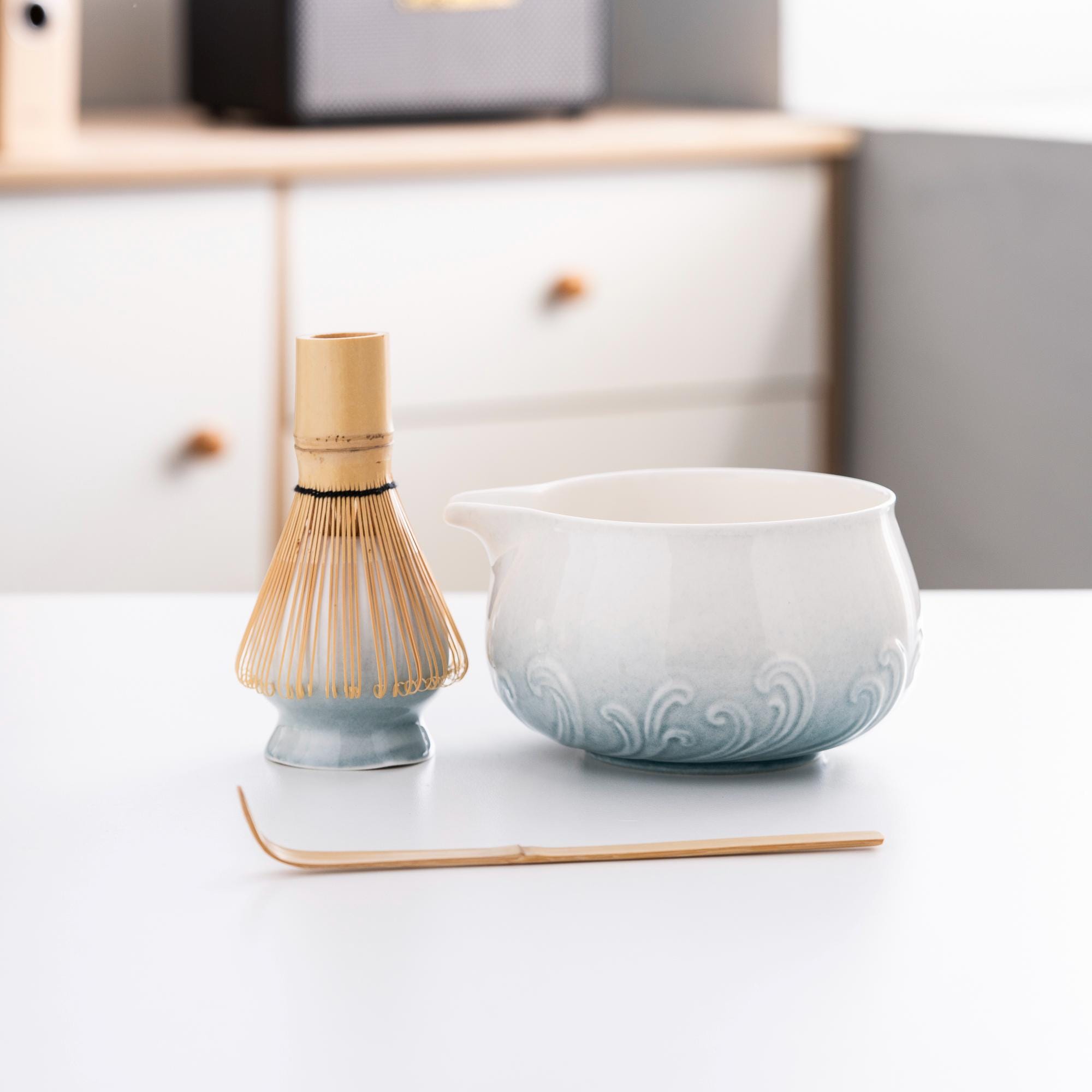 ceramic-matcha-bowl-set-with-bamboo-whisk-and-holder-600ml-starter-kit-04 Ceramic Matcha Bowl Set with Bamboo Whisk & Holder, 600ml Starter Kit