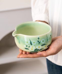 Daisy Hand-painted Ceramic Matcha Bowl Set with Spout, Bamboo Whisk & Holder, 450ml Gift Kit