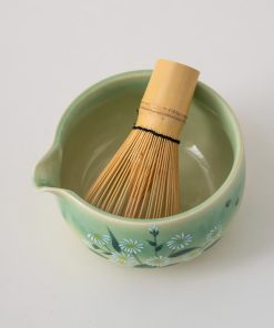 Daisy Hand-painted Ceramic Matcha Bowl Set with Spout, Bamboo Whisk & Holder, 450ml Gift Kit