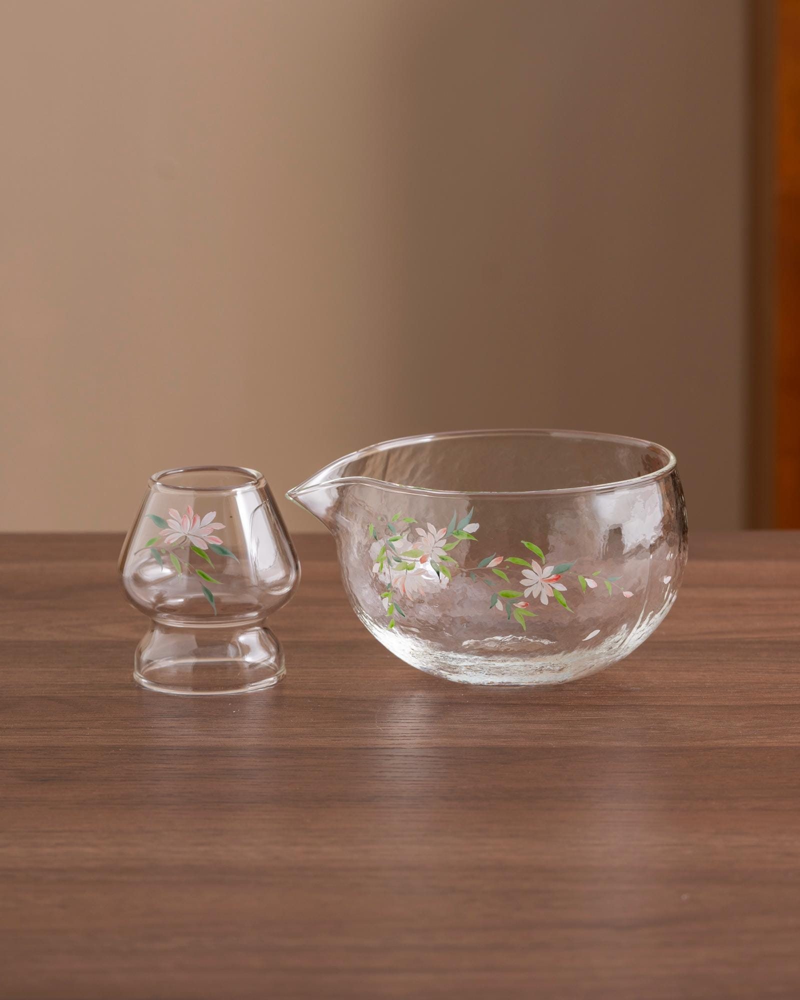 floral-hand-painted-glass-matcha-bowl-set-with-bamboo-whisk-and-holder-450ml-starter-kit-02 Floral Hand-painted Glass Matcha Bowl Set with Bamboo Whisk & Holder, 450ml Starter Kit