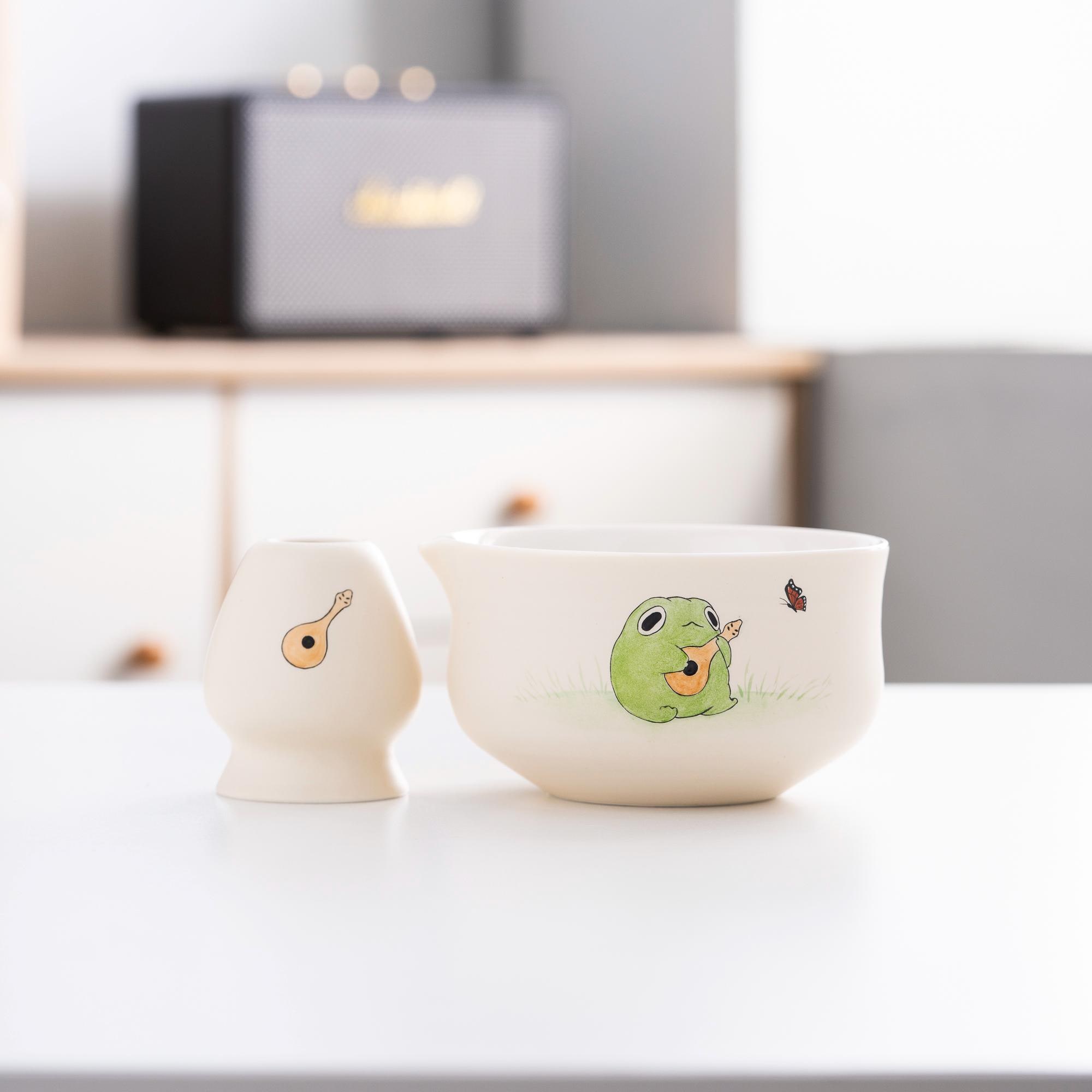 green-beige-hand-painted-ceramic-matcha-bowl-set-with-bamboo-whisk-and-holder-450ml-starter-kit-02 Green Beige Hand-painted Ceramic Matcha Bowl Set with Bamboo Whisk & Holder, 450ml Starter Kit