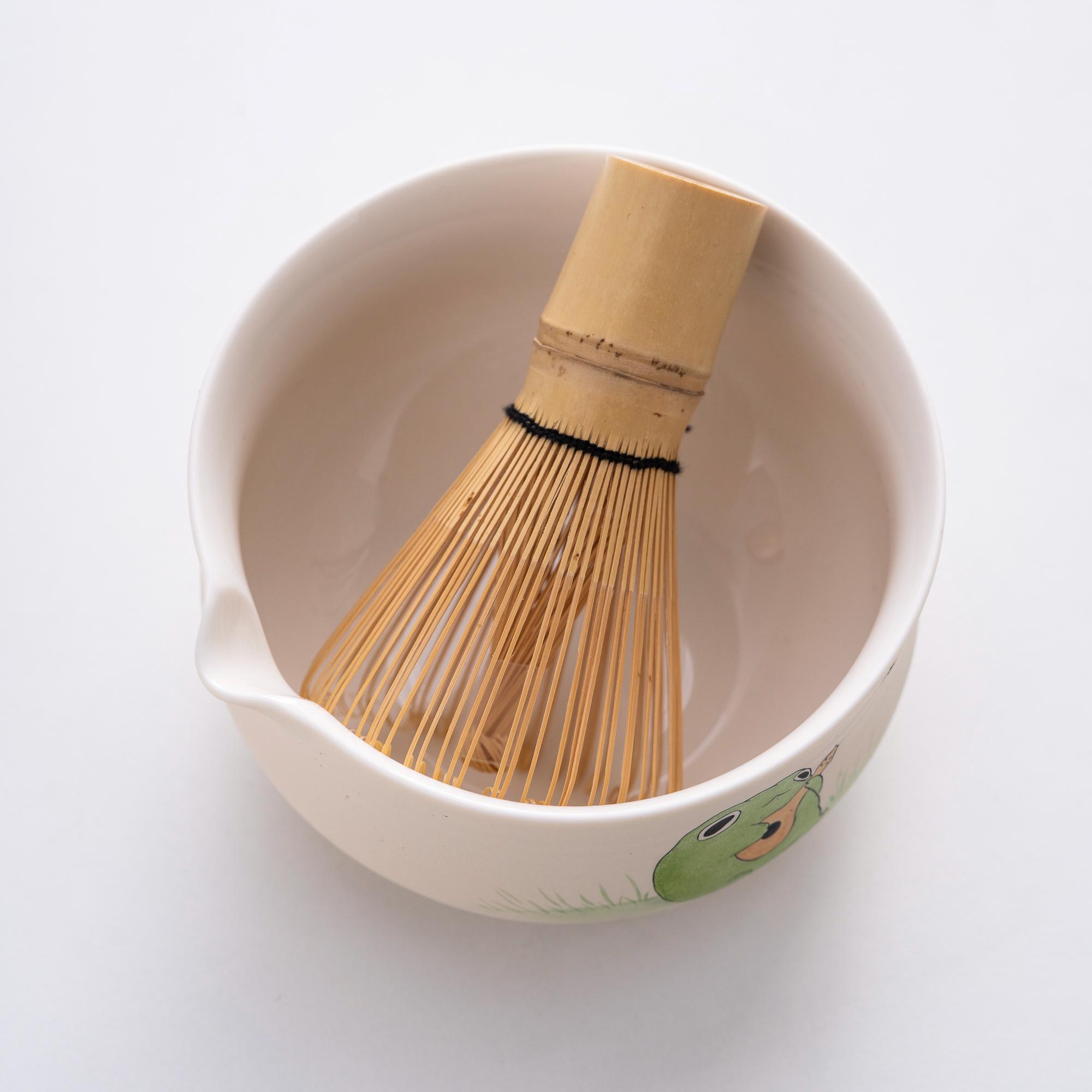 green-beige-hand-painted-ceramic-matcha-bowl-set-with-bamboo-whisk-and-holder-450ml-starter-kit-06 Green Beige Hand-painted Ceramic Matcha Bowl Set with Bamboo Whisk & Holder, 450ml Starter Kit