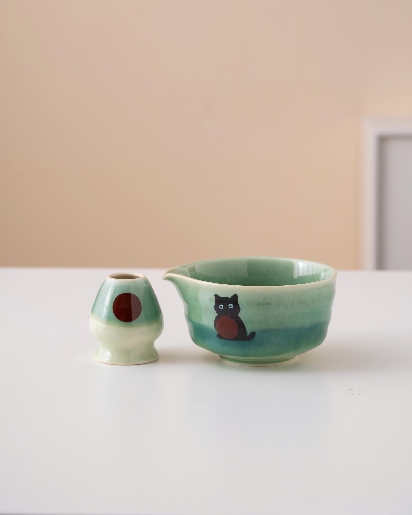 green-black-black-cat-ceramic-matcha-bowl-set-with-bamboo-whisk-and-holder-450ml-starter-kit-02 Green Black Black Cat Ceramic Matcha Bowl Set with Bamboo Whisk & Holder, 450ml Starter Kit