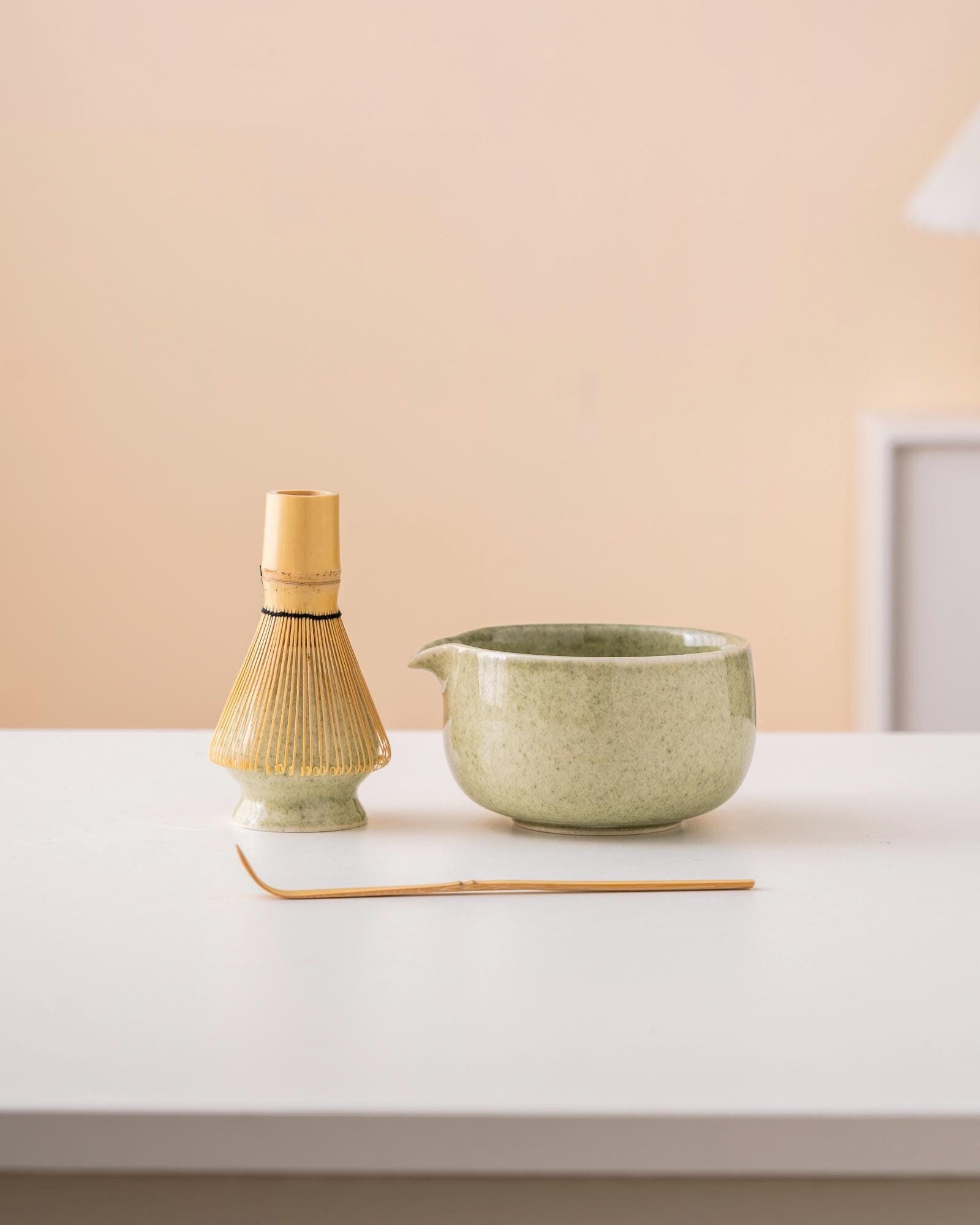green-ceramic-matcha-bowl-set-with-spout-bamboo-whisk-and-holder-450ml-starter-kit-01 Green Ceramic Matcha Bowl Set with Spout, Bamboo Whisk & Holder, 450ml Starter Kit