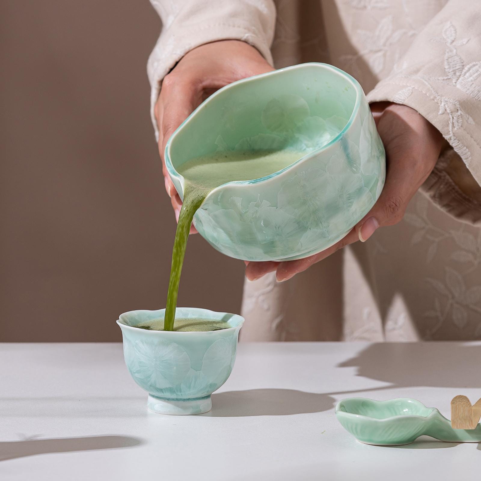 green-crystalline-ceramic-matcha-bowl-set-with-bamboo-whisk-600ml-starter-kit-05 Green Crystalline Ceramic Matcha Bowl Set with Bamboo Whisk, 600ml Starter Kit