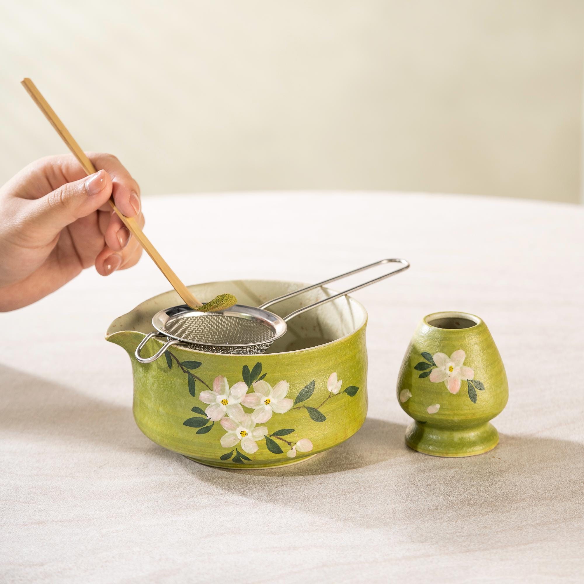green-floral-hand-painted-ceramic-matcha-bowl-set-500ml-starter-kit-02 Green Floral Hand-painted Ceramic Matcha Bowl Set, 500ml Starter Kit