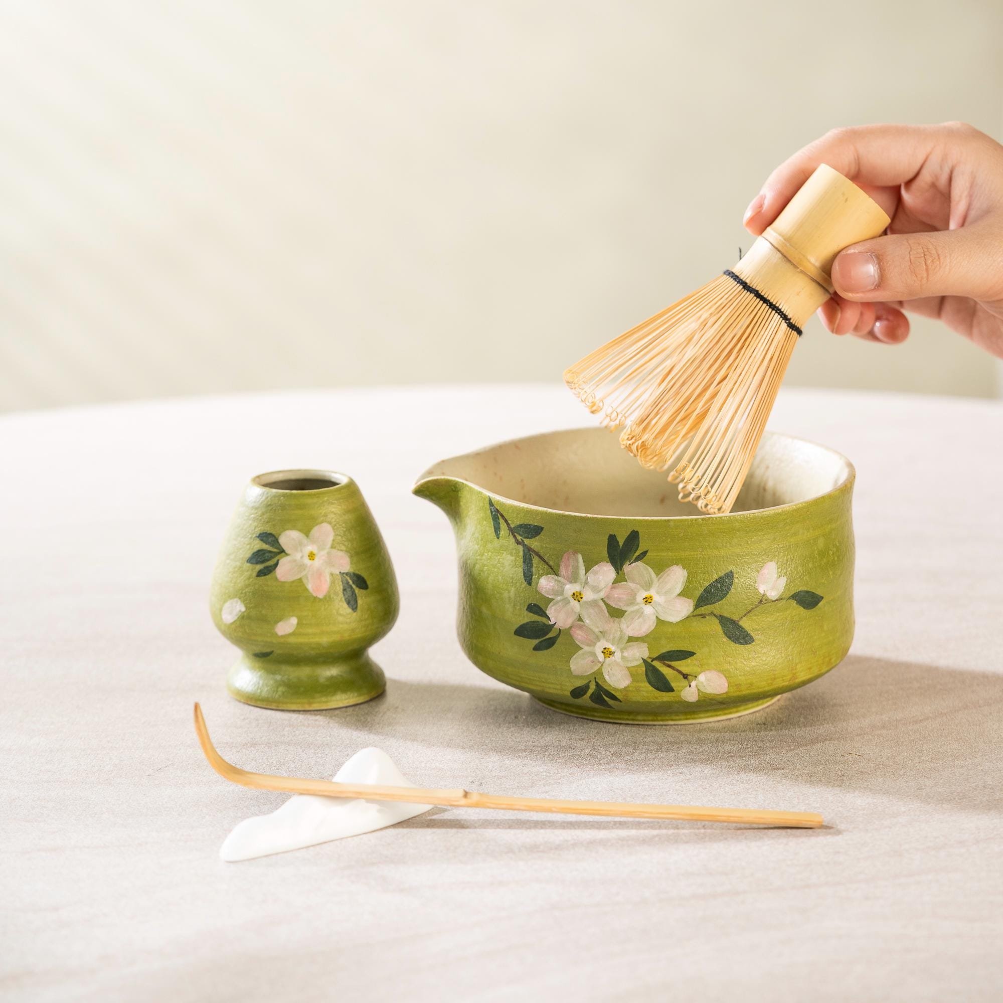 green-floral-hand-painted-ceramic-matcha-bowl-set-500ml-starter-kit-03 Green Floral Hand-painted Ceramic Matcha Bowl Set, 500ml Starter Kit