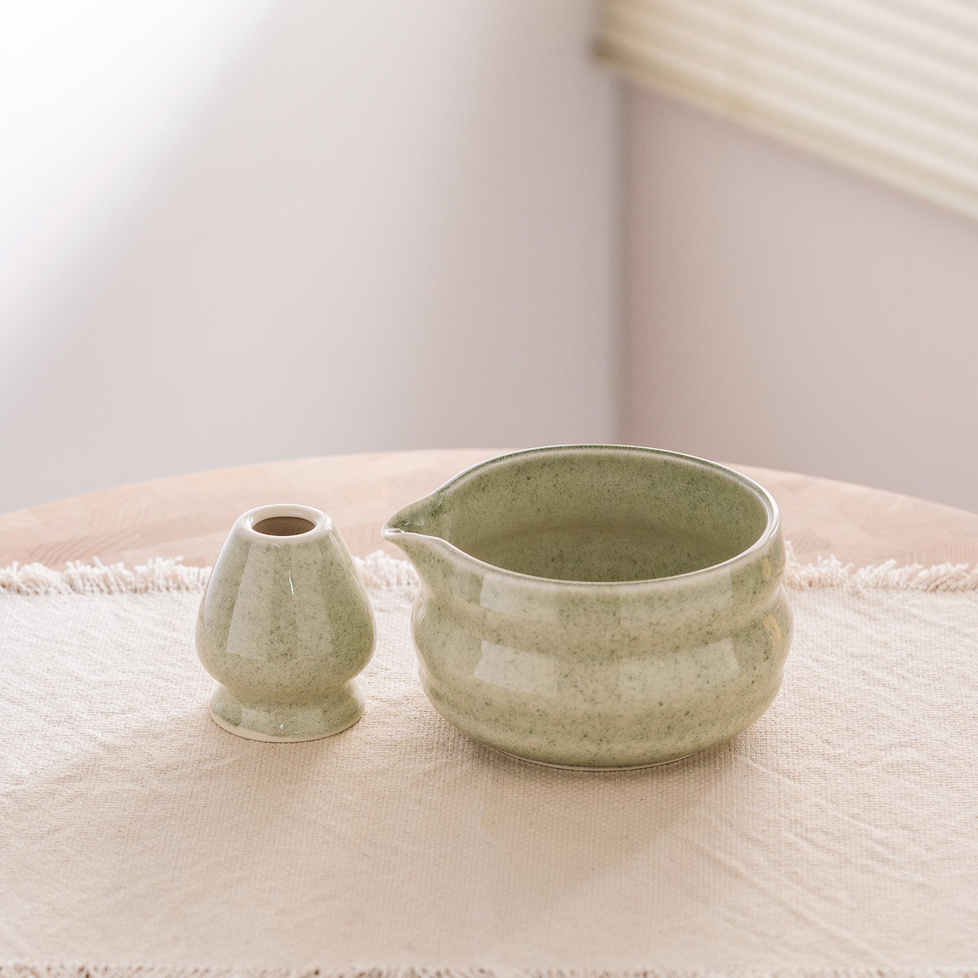 green-sage-ceramic-matcha-bowl-set-with-bamboo-whisk-500ml-gift-kit-04 Green Sage Ceramic Matcha Bowl Set with Bamboo Whisk, 500ml Gift Kit