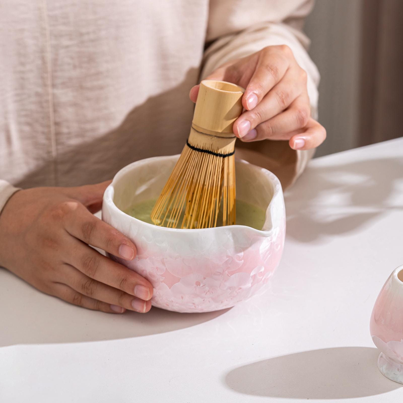 pink-crystal-glaze-ceramic-matcha-bowl-set-with-bamboo-whisk-700ml-starter-kit-05 Pink Crystal Glaze Ceramic Matcha Bowl Set with Bamboo Whisk, 700ml Starter Kit