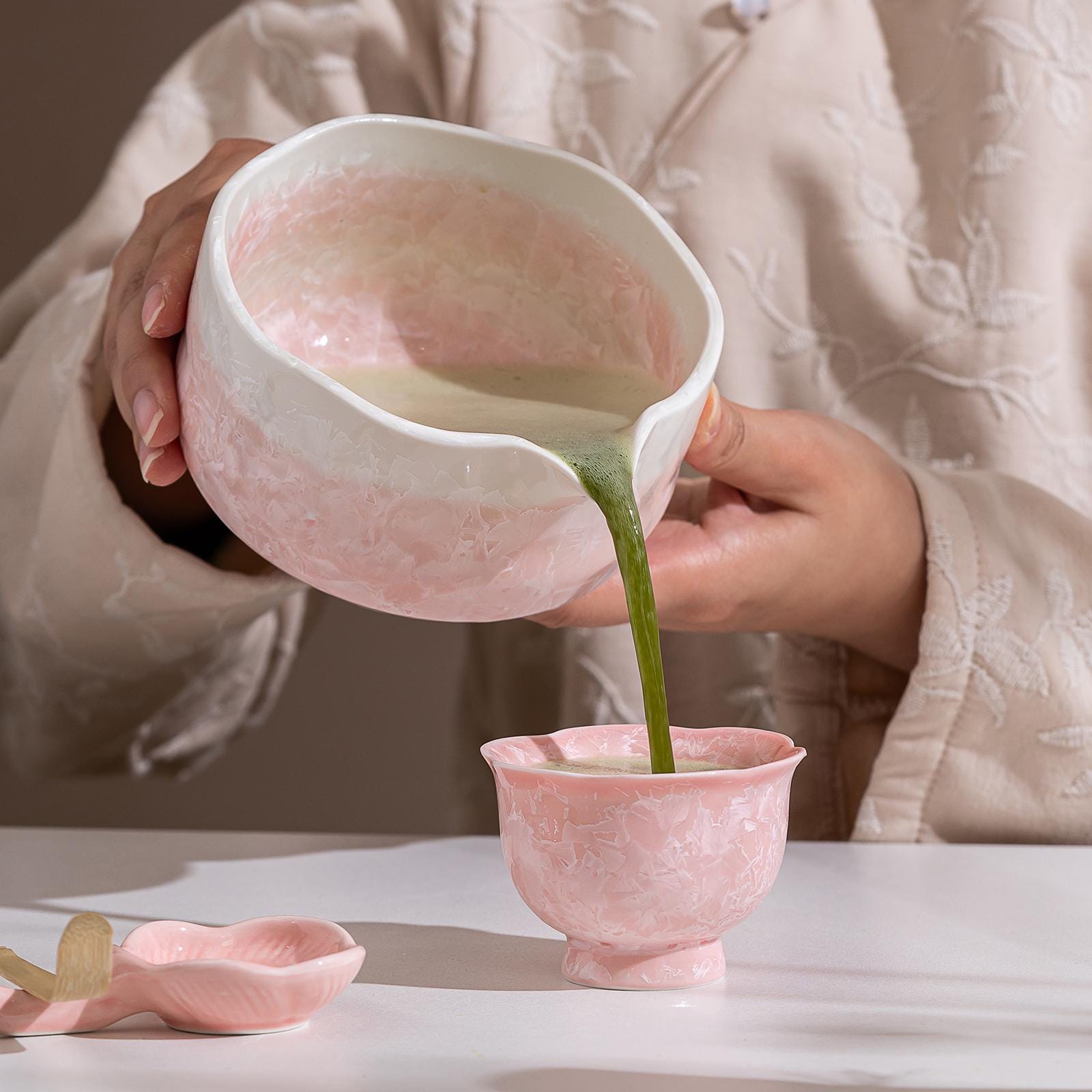 pink-crystalline-ceramic-matcha-bowl-set-with-bamboo-whisk-600ml-starter-kit-05 Pink Crystalline Ceramic Matcha Bowl Set with Bamboo Whisk, 600ml Starter Kit