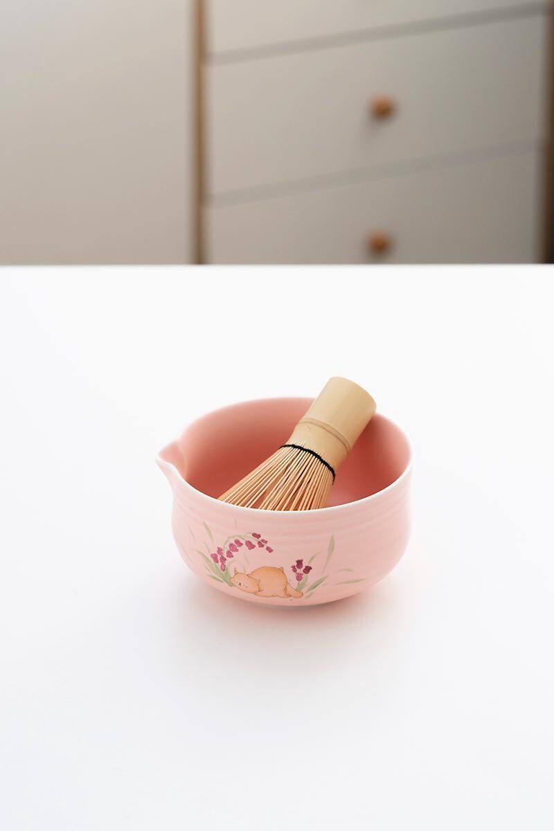 pink-floral-hand-painted-ceramic-matcha-bowl-set-450ml-starter-kit-06 Pink Floral Hand-painted Ceramic Matcha Bowl Set, 450ml Starter Kit