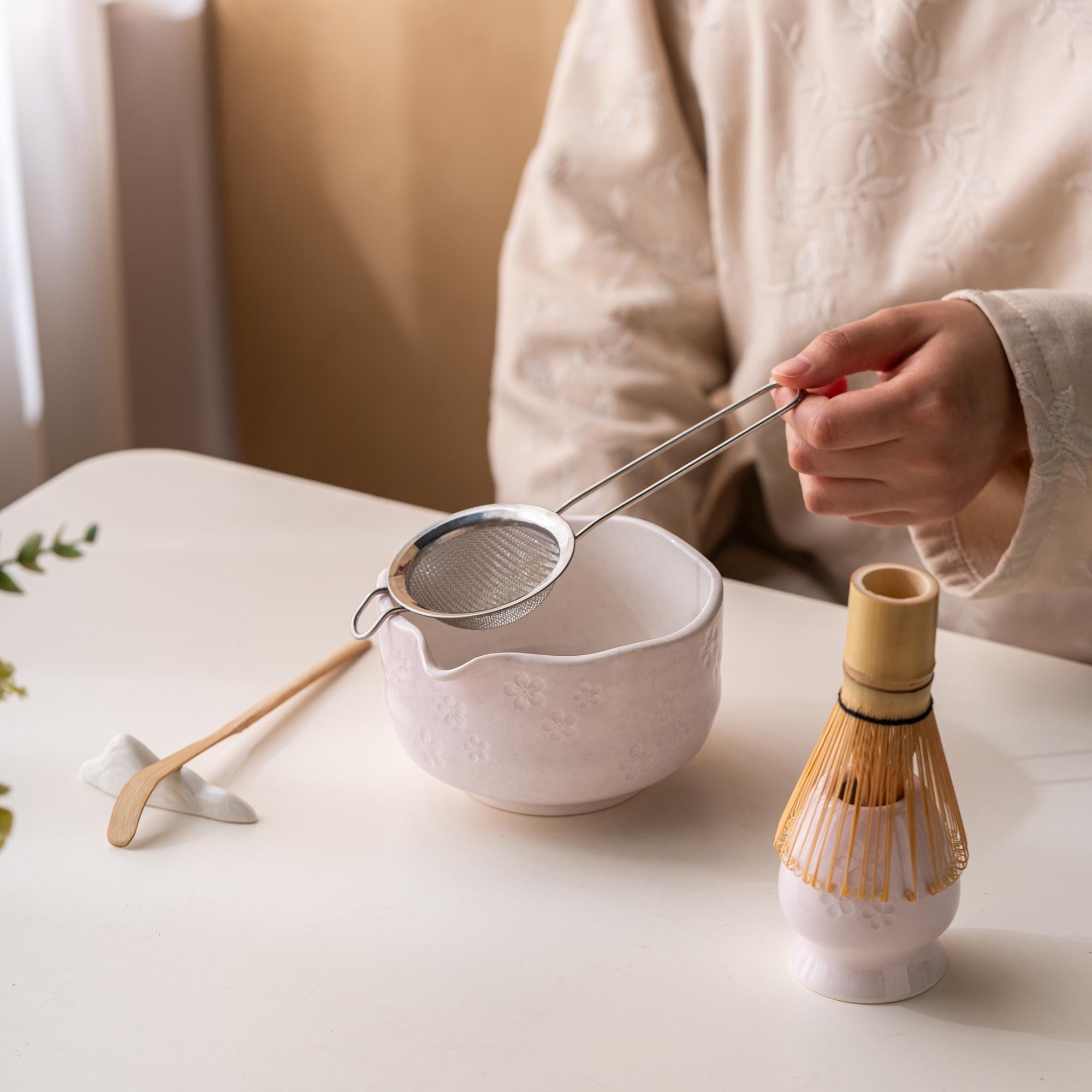 sakura-ceramic-matcha-bowl-set-with-bamboo-whisk-500ml-starter-kit-02 Sakura Ceramic Matcha Bowl Set with Bamboo Whisk, 500ml Starter Kit