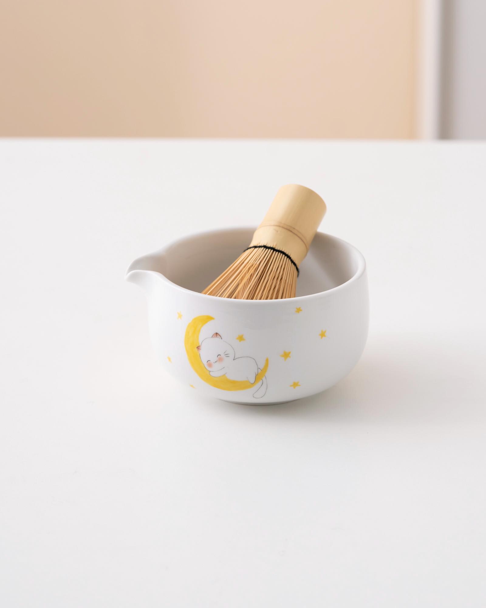 white-cat-hand-painted-ceramic-matcha-bowl-set-with-bamboo-whisk-and-holder-450ml-starter-kit-05 White Cat Hand-painted Ceramic Matcha Bowl Set with Bamboo Whisk & Holder, 450ml Starter Kit
