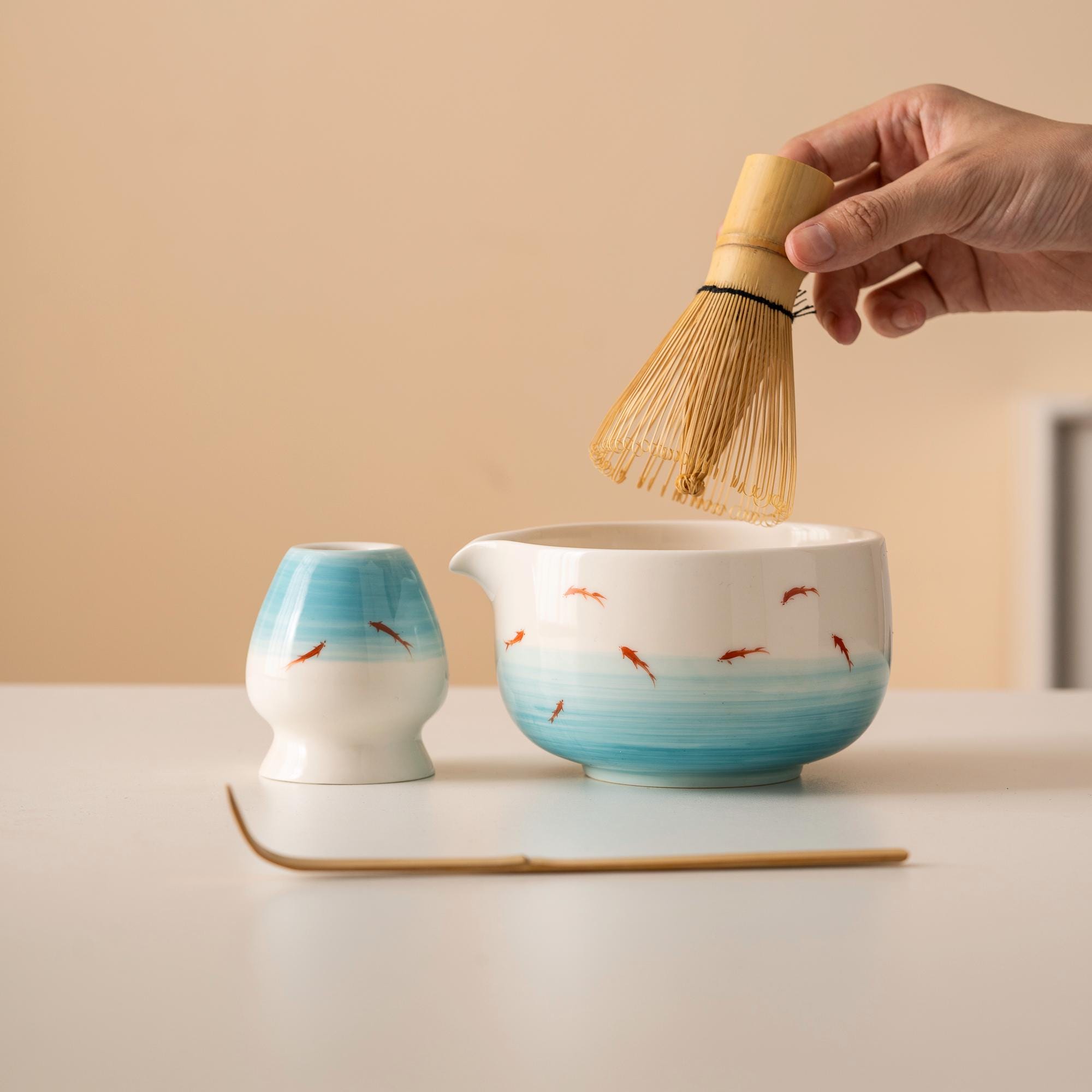 white-fish-hand-painted-ceramic-matcha-bowl-set-with-spout-bamboo-whisk-and-holder-450ml-gift-kit-05 White Fish Hand-painted Ceramic Matcha Bowl Set with Spout, Bamboo Whisk & Holder, 450ml Gift Kit