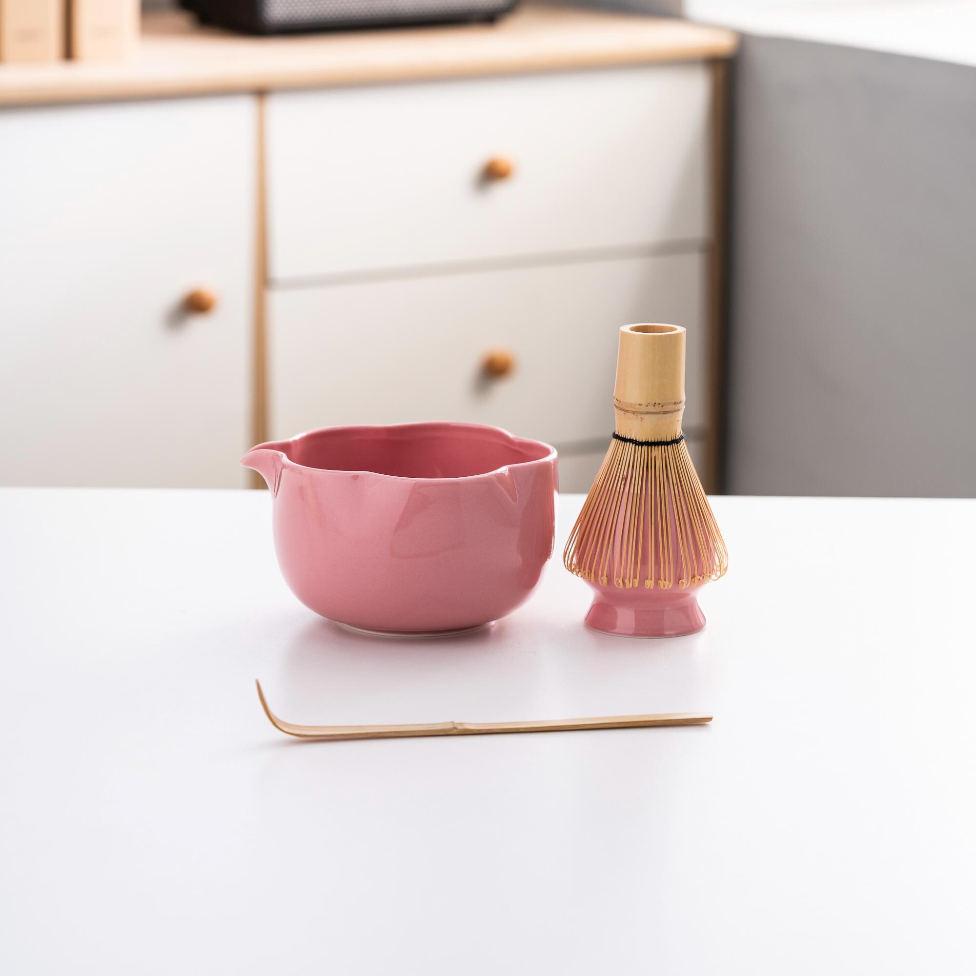 white-floral-ceramic-matcha-bowl-set-with-bamboo-whisk-and-holder-500ml-starter-kit-02 White Floral Ceramic Matcha Bowl Set with Bamboo Whisk & Holder, 500ml Starter Kit