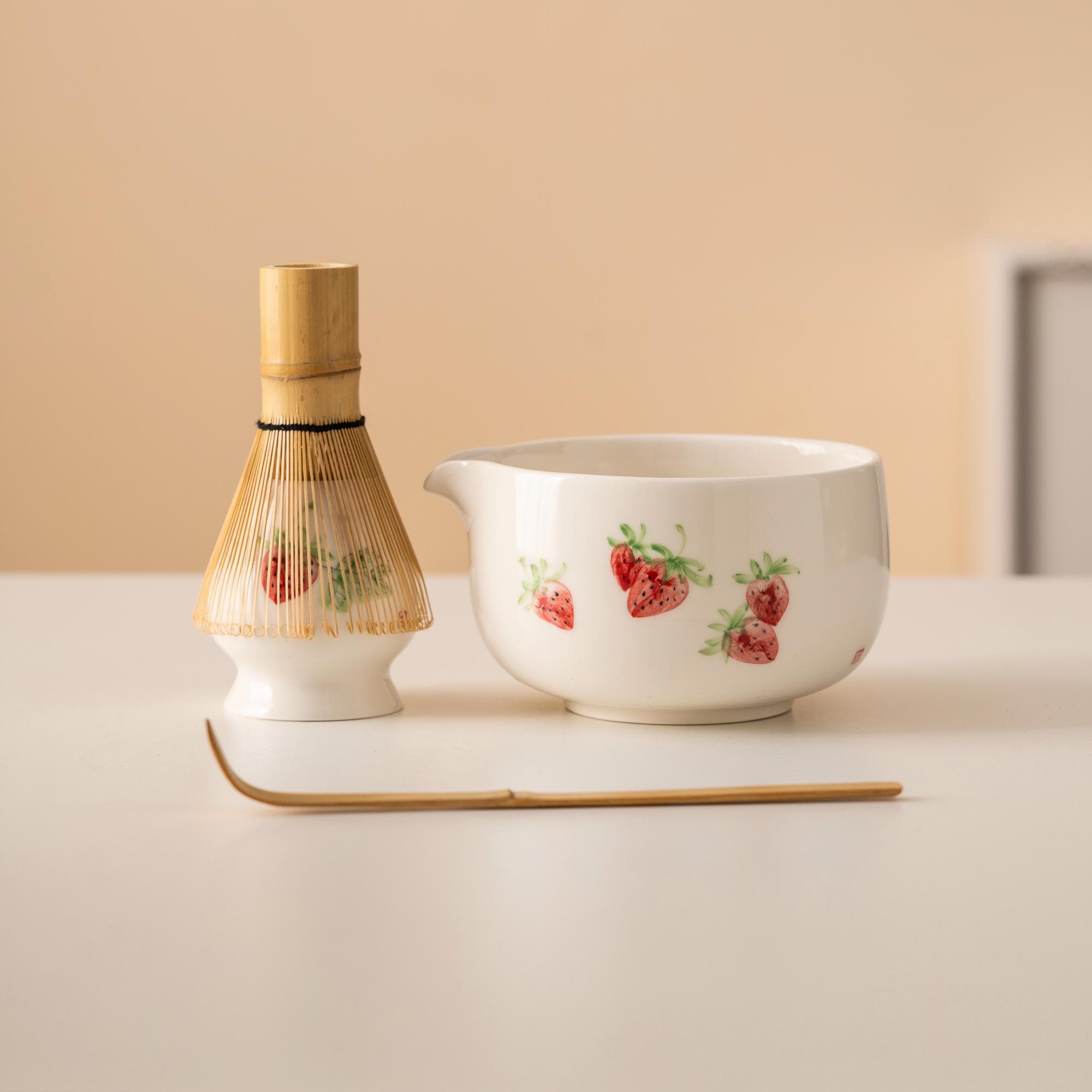 white-strawberry-hand-painted-ceramic-matcha-bowl-set-with-spout-bamboo-whisk-and-holder-450ml-gift-kit-01 White Strawberry Hand-painted Ceramic Matcha Bowl Set with Spout, Bamboo Whisk & Holder, 450ml Gift Kit
